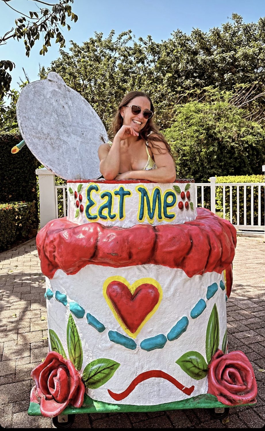 Cruise line dancer/Showgirl HO'ing around the Caribbean #KrHHqJ2U