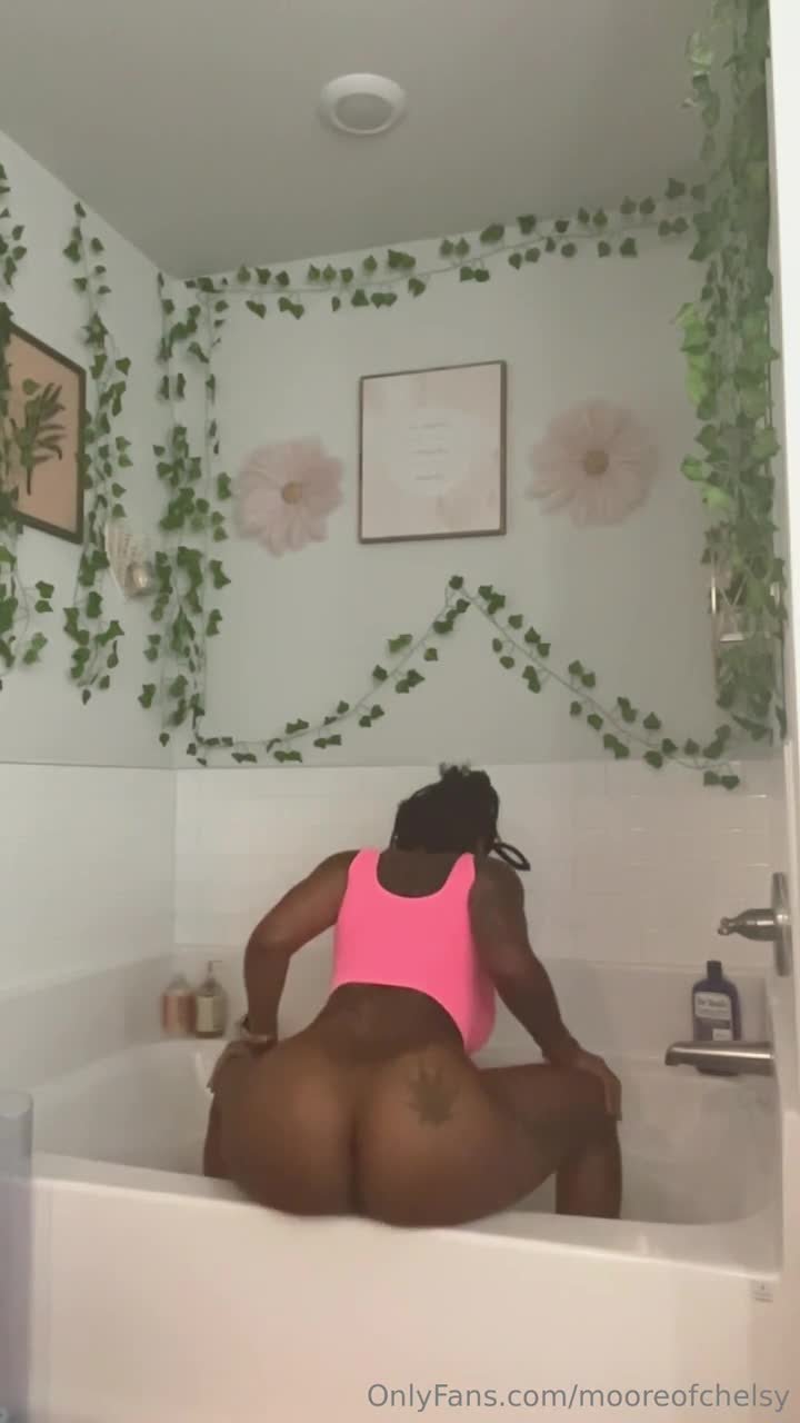 mooreofchelsy - Porn Videos & Photos - EroMe