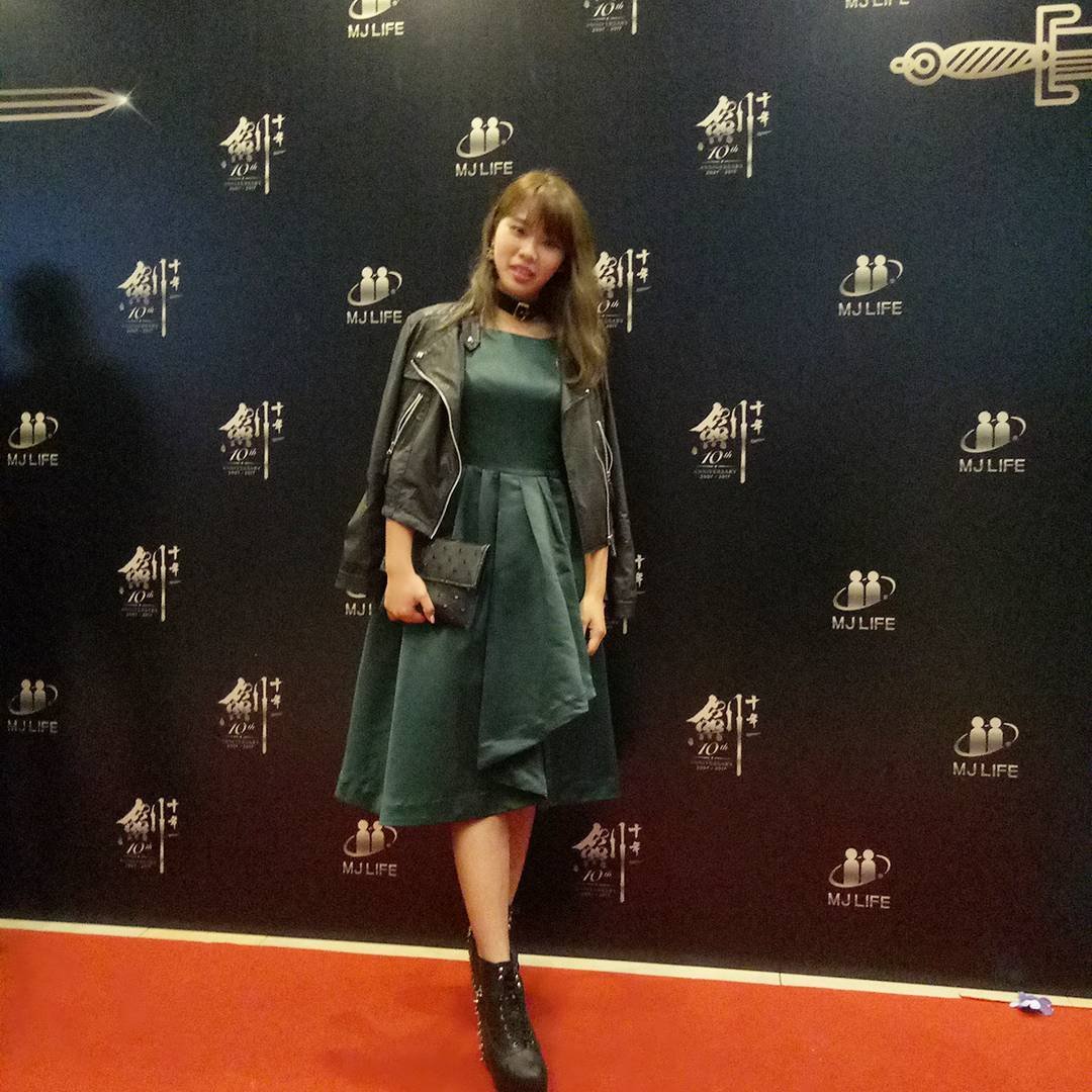 vivian #PhNXOeHP