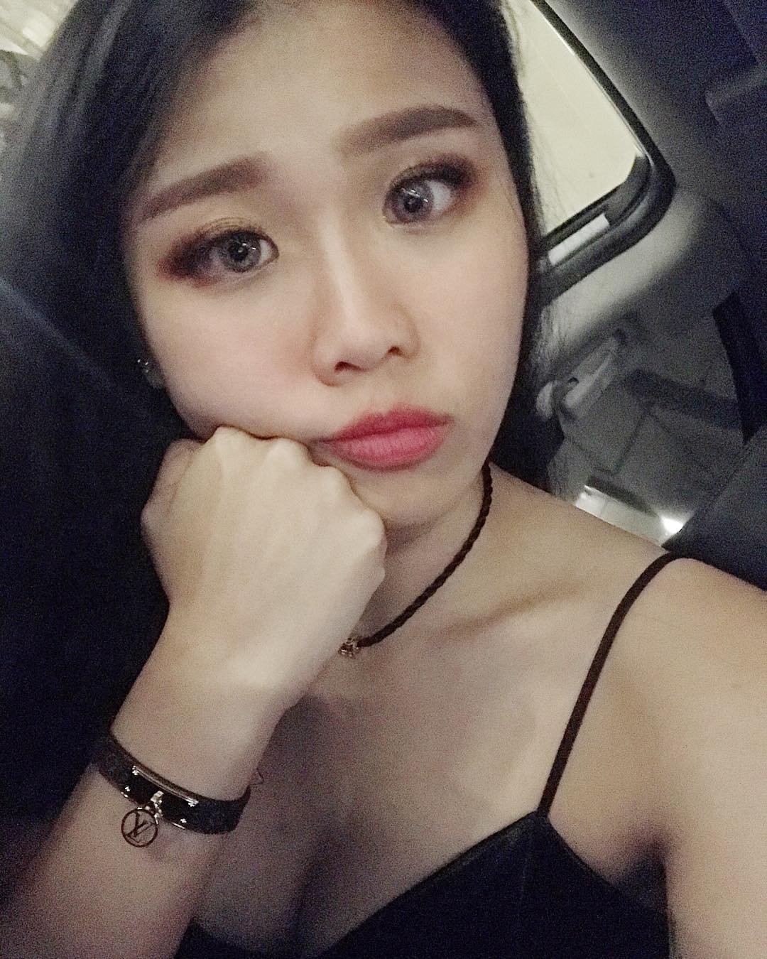 vivian #qWUJ2iia