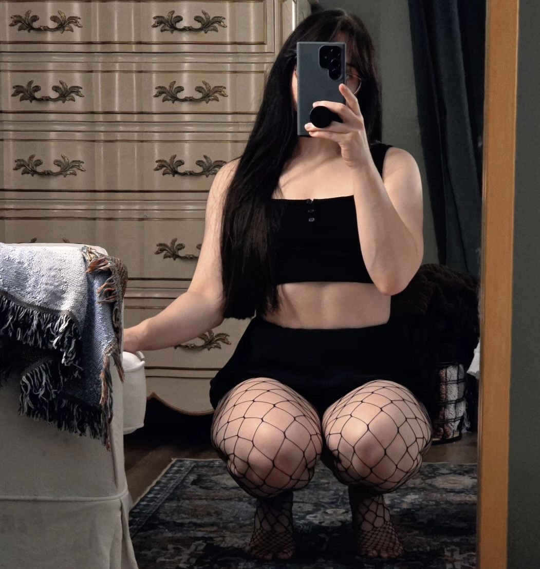 Need help finding her nudes #B8n4hhVN