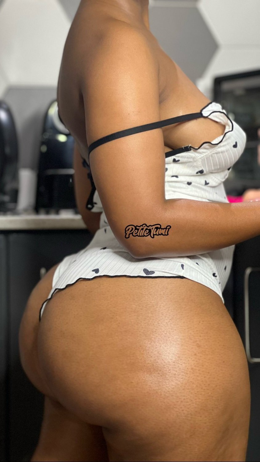 💋ẞølø ÇûrvÂ¥ T#Ãçç €60π¥ P€t!t€ #3VWPxZ3j